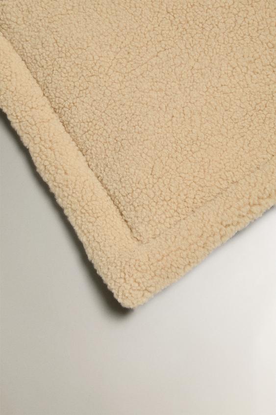 Zara Home Roll-Up Floor Pet Blanket